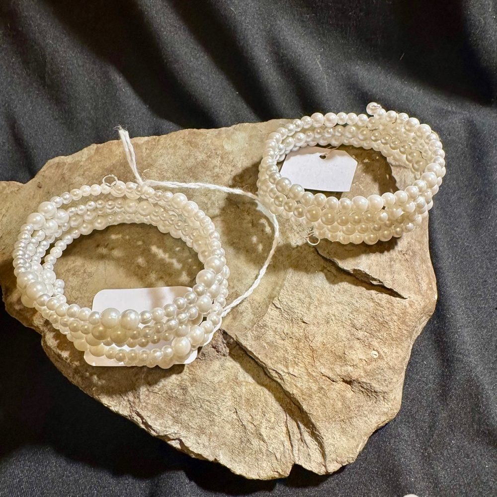 Elegant Pearl Bracelet
